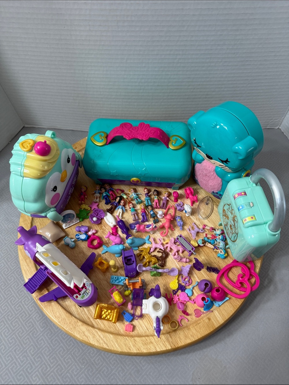 Polly Pocket & Shopkins Miniature Play Sets Compact Cases Figures & Accessories
